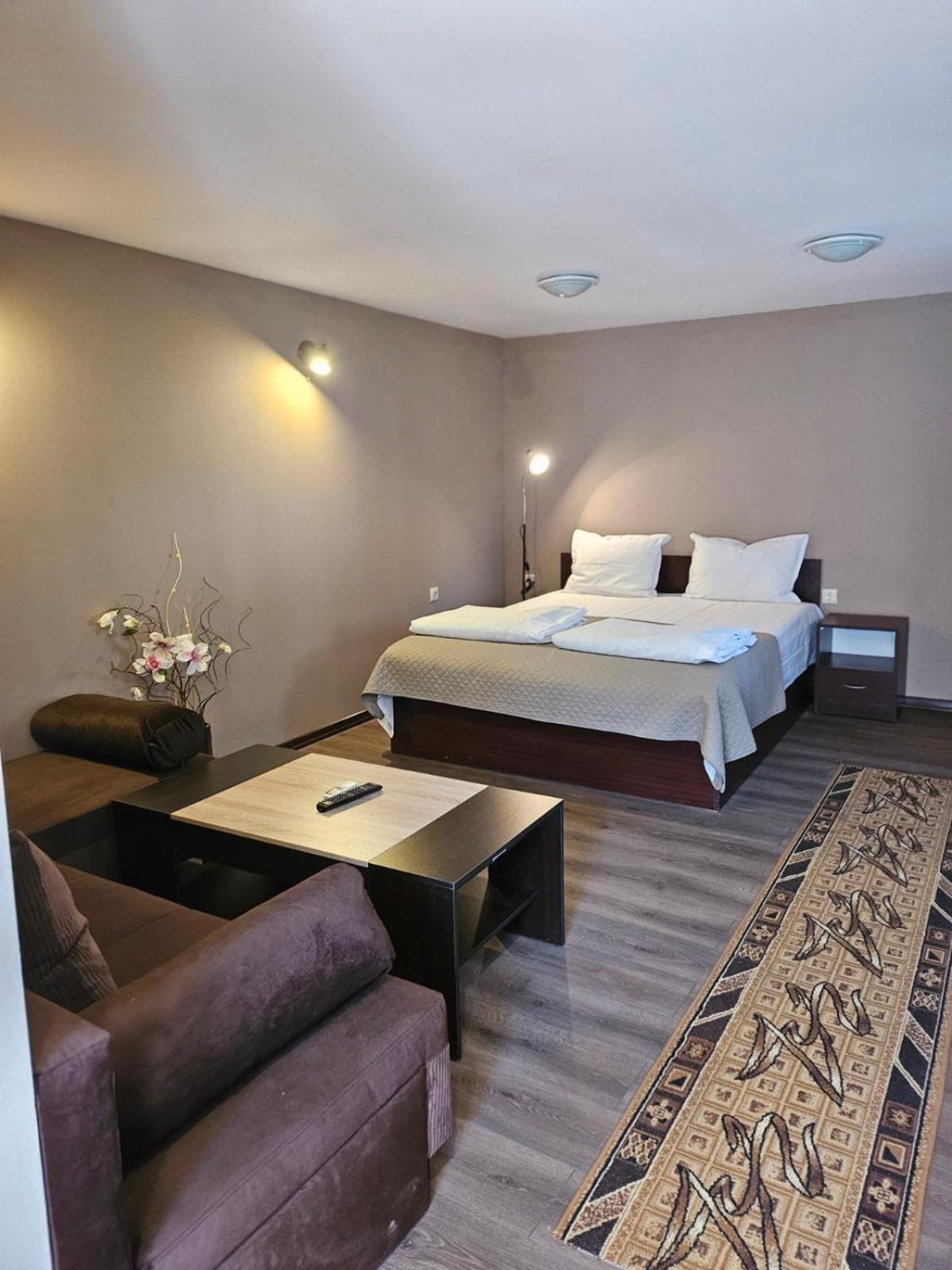 Orehite-Family Hotel ,Food & Pool Bozhichen Bagian luar foto