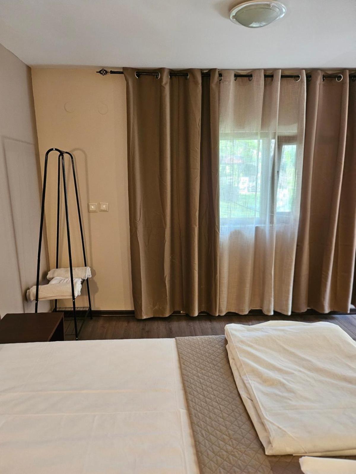 Orehite-Family Hotel ,Food & Pool Bozhichen Bagian luar foto