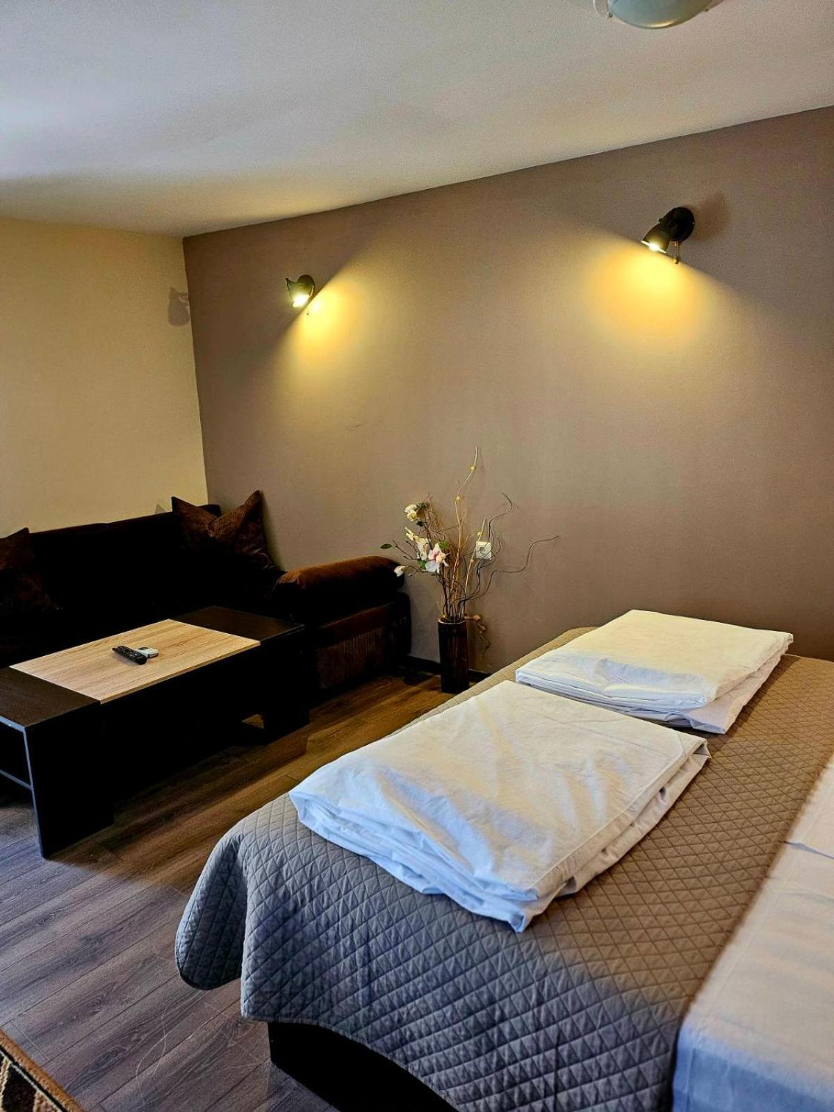 Orehite-Family Hotel ,Food & Pool Bozhichen Bagian luar foto