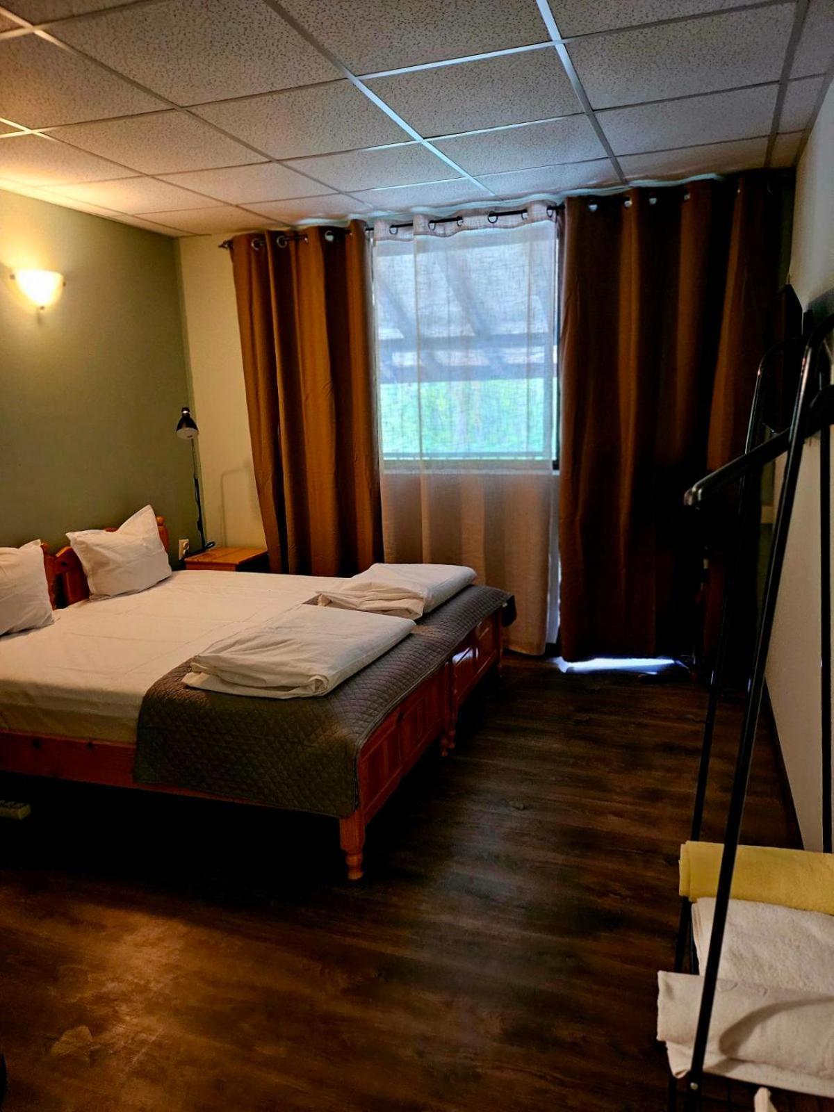 Orehite-Family Hotel ,Food & Pool Bozhichen Bagian luar foto