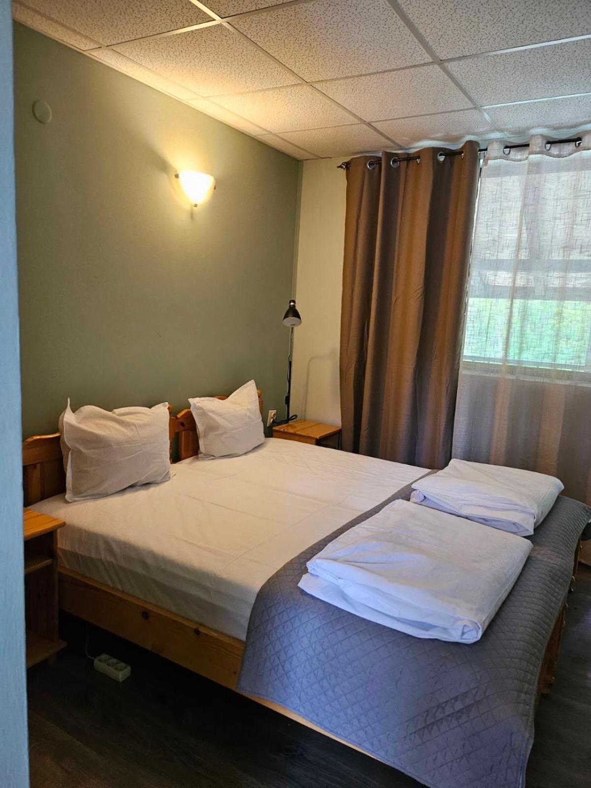 Orehite-Family Hotel ,Food & Pool Bozhichen Bagian luar foto
