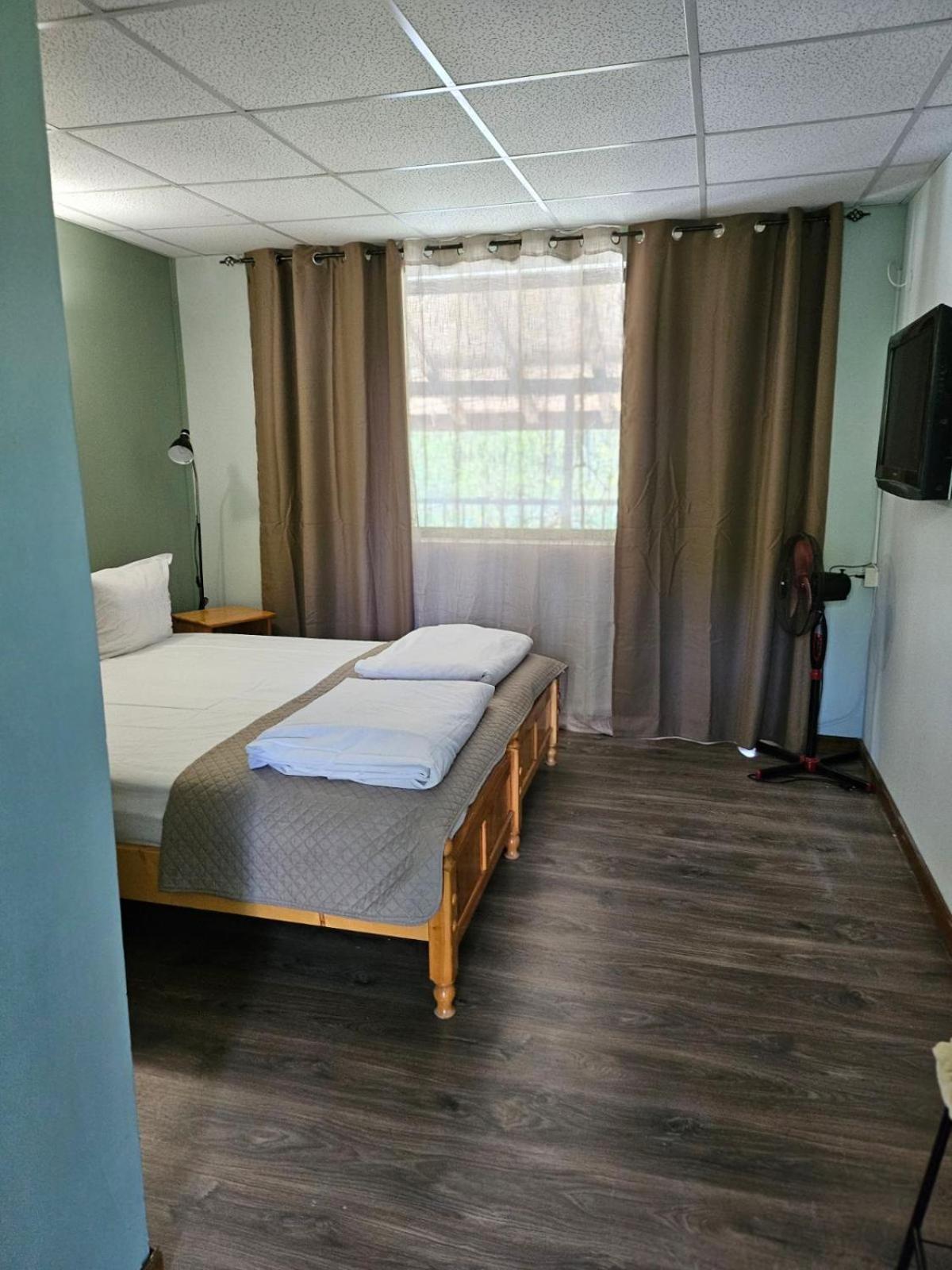 Orehite-Family Hotel ,Food & Pool Bozhichen Bagian luar foto